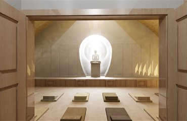 To už je interiér hlavního prostoru, tzv meditační místnost. Pohled na Buddhu vyzařujícího aureolu božství. Thubnail
